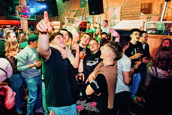 BUSSI BUSSI BAR-80er90er-DEZ24-1165