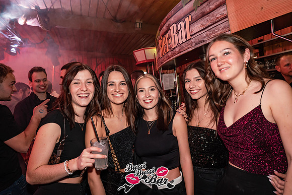009-BUSSI BUSSI BAR Weihnachtsbussi 2024 - Fotograf Tobias Marold