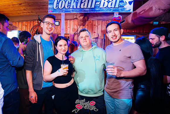 BUSSI BUSSI BAR-Après-Ski-0223