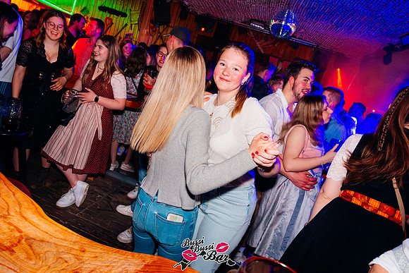 BUSSI BUSSI BAR-STADL-GAUDI 2025-990