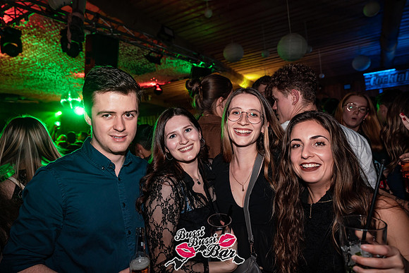 084-BUSSI BUSSI BAR Weihnachtsbussi 2024 - Fotograf Tobias Marold
