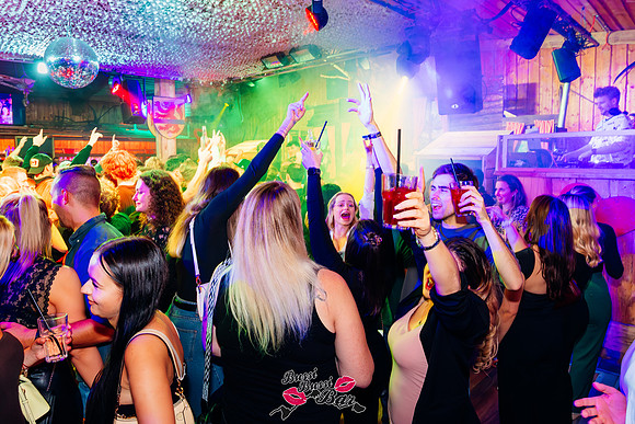 BUSSI BUSSI BAR-ALMABTRIEB-6181