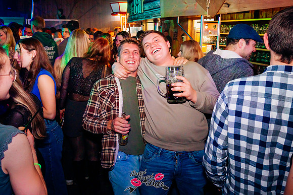 BUSSI BUSSI BAR-SINGLE PARTY-1811