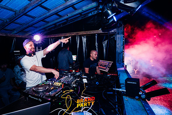 BRANDPARTY 2025-0418