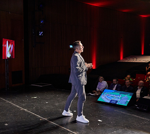 HIMG_0148_Speaker Slam_2019_11