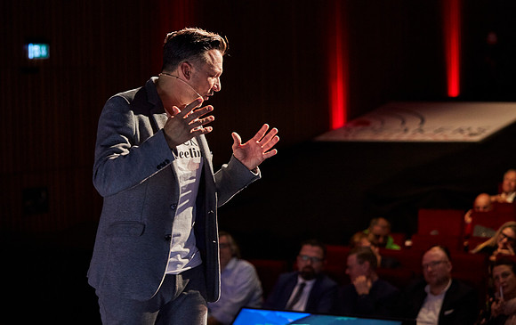A_48A9262_Speaker Slam_2019_11