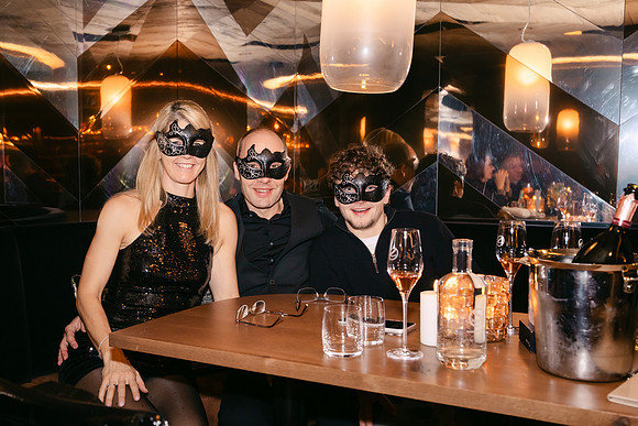 STOCK RESORT-BLACK IS BEAUTIFUL 2025-4842