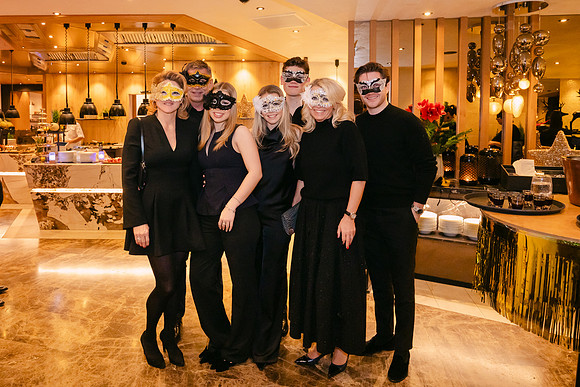 STOCK RESORT-BLACK IS BEAUTIFUL 2025-5133