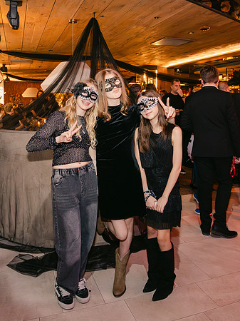 STOCK RESORT-BLACK IS BEAUTIFUL 2025-5210