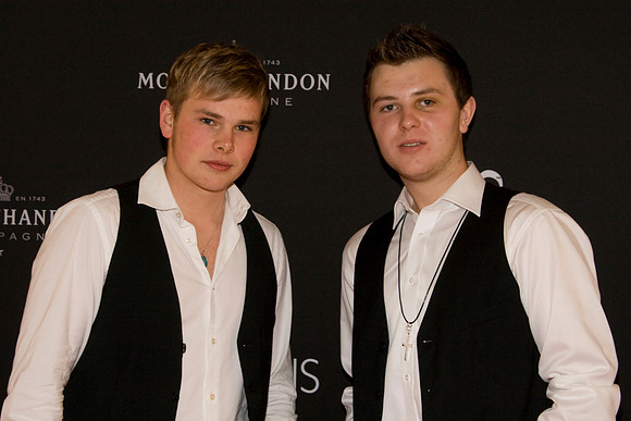017-LOVESENSATION+2009-706637714-O