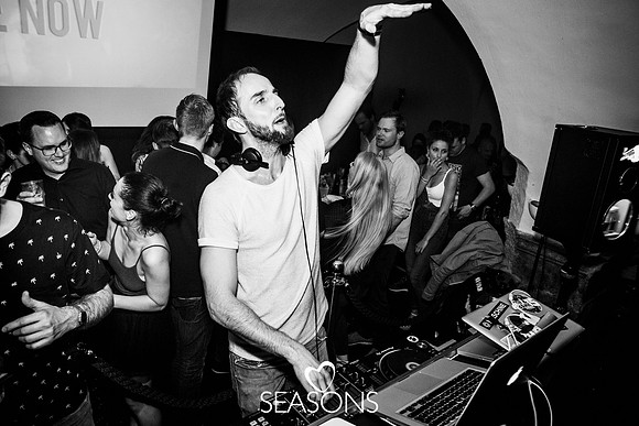 Seasons Love-April 2018-800
