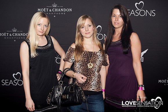 LOVESENSATION 2010 | 04. Dezember 2010  | © 2010 by Stefan J. W