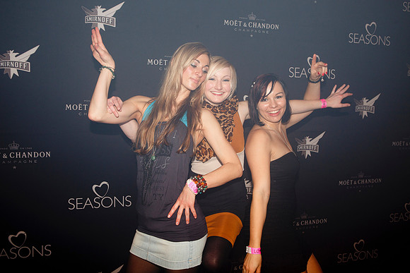408-SEASONS+LOVE+2011-1619111499-O