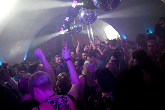 277-LOVESENSATION+2010-842671897-O