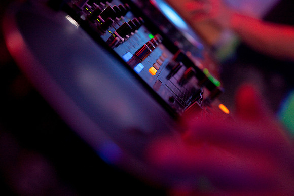 403-LOVESENSATION+2010-843597621-O