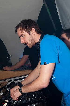 282-LOVESENSATION+2010-842899793-O