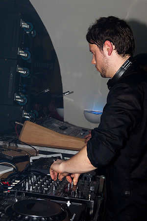 242-LOVESENSATION+2010-842575743-O
