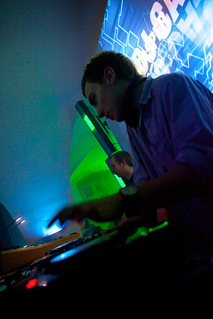 345-LOVESENSATION+2010-843025651-O