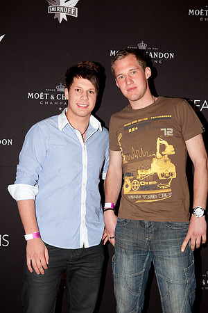 067-LOVESENSATION+2010-841491913-O