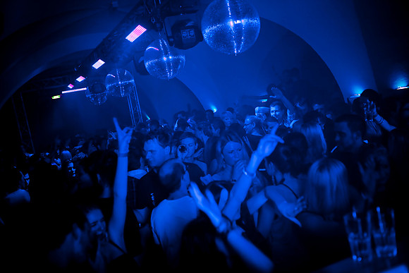 293-LOVESENSATION+2010-842909329-O