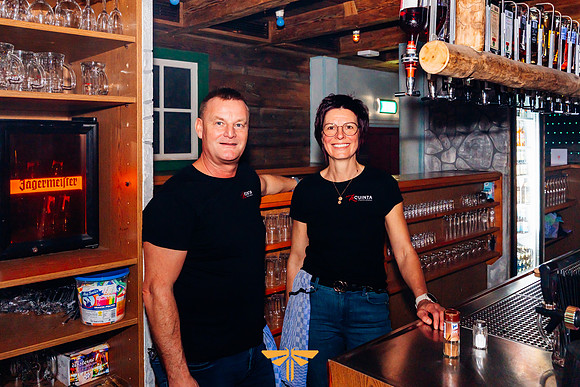 NIGHTLIGHT-HAPPY HOURS-0079