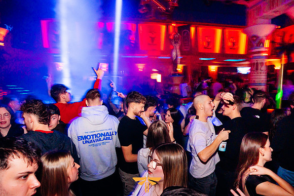 NIGHTLIGHT-HAPPY HOURS-0415