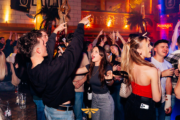 NIGHTLIGHT-HAPPY HOURS-0484