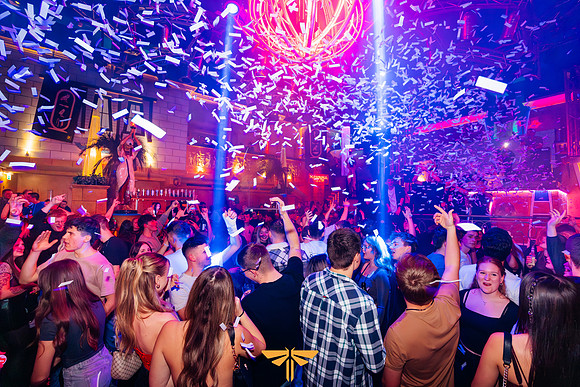 NIGHTLIGHT-HAPPY HOURS-0511