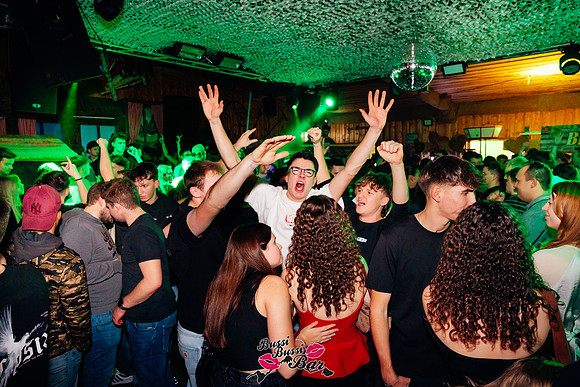 BUSSI BUSSI BAR-Weihnachtsbussi 2025-4259