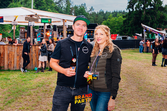BRANDPARTY 2025-6452