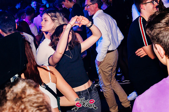 BUSSI BUSSI BAR-Mädelsparty-990