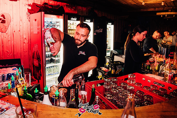 BUSSI BUSSI BAR-Mädelsparty-126-Verbessert-RR