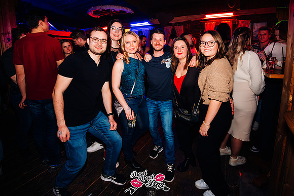 BUSSI BUSSI BAR-Mädelsparty-784-Verbessert-RR