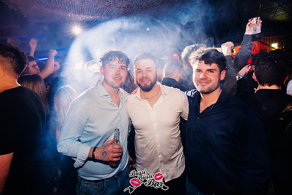 BUSSI BUSSI BAR-Mädelsparty-631-Verbessert-RR