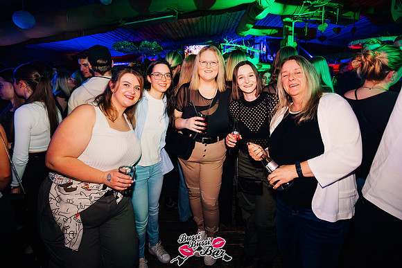 BUSSI BUSSI BAR-Mädelsparty-455-Verbessert-RR