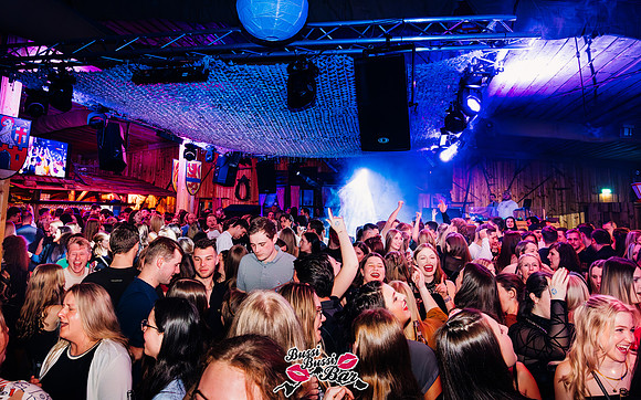BUSSI BUSSI BAR-Mädelsparty-232-Verbessert-RR