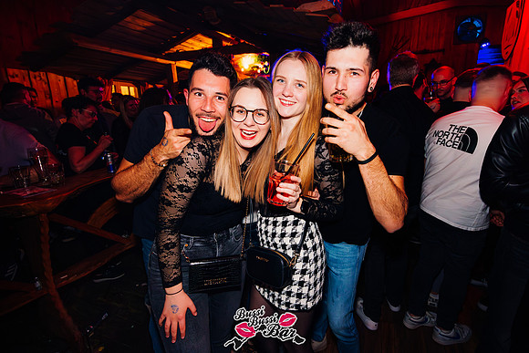 BUSSI BUSSI BAR-Mädelsparty-724-Verbessert-RR
