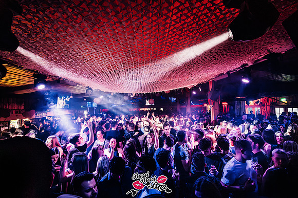 BUSSI BUSSI BAR-Mädelsparty-663-Verbessert-RR