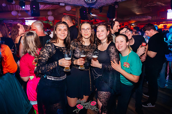 BUSSI BUSSI BAR-Weiberroas 2026-8325