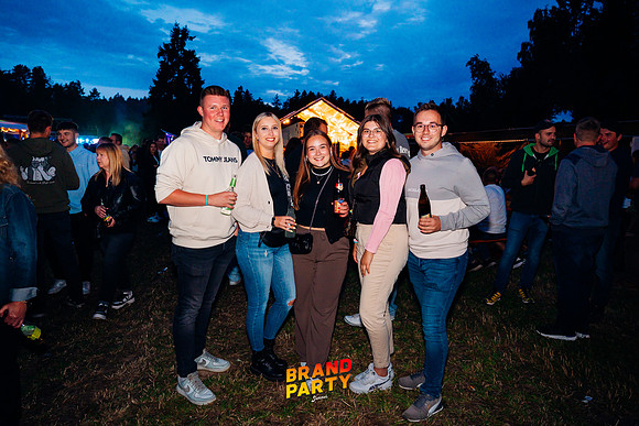 BRANDPARTY 2025-6891