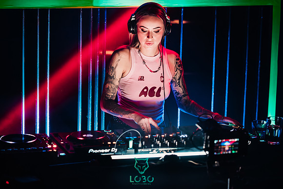 LOBO-RAVE-0044