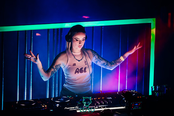 LOBO-RAVE-0155