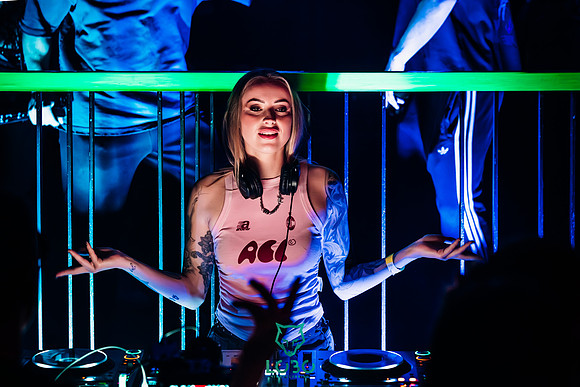 LOBO-RAVE-0228