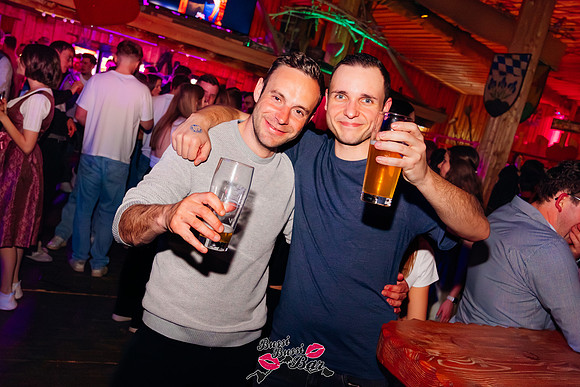 BUSSI BUSSI BAR-STADL GAUDI-6562