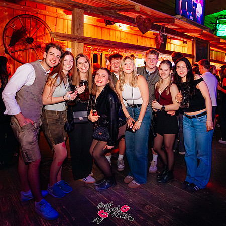 BUSSI BUSSI BAR-STADL GAUDI-6655