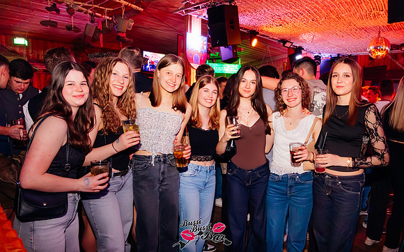BUSSI BUSSI BAR-STADL GAUDI-8097
