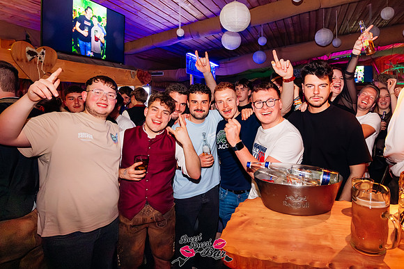 BUSSI BUSSI BAR-STADL GAUDI-8114