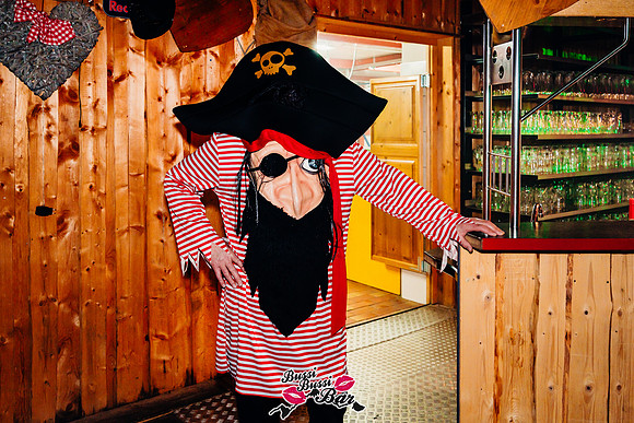 Bussi Bussi Bar - Weiberroas-2