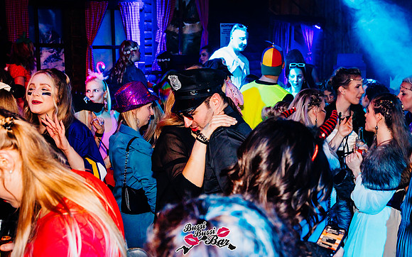 Bussi Bussi Bar - Weiberroas-495