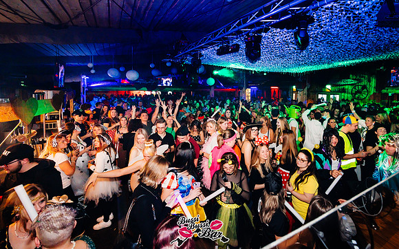 Bussi Bussi Bar - Weiberroas-584